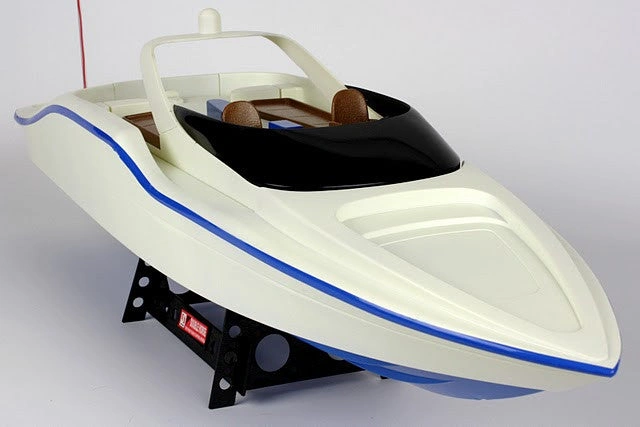 High-Speed RC Boat Racing Fun Ready To Run Special Deal